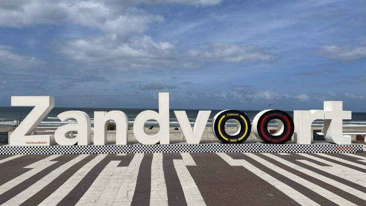 Zandvoort-letters op de boulevard