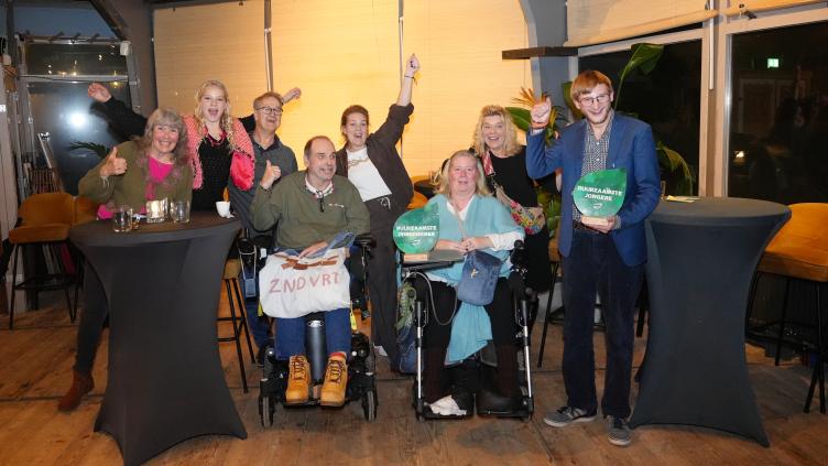 Groepsfoto van de winnaars van de duurzaamheidsprijs 2025