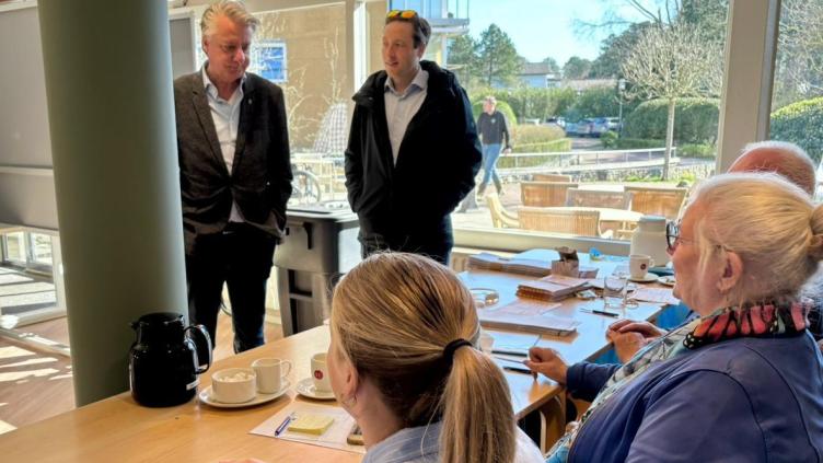 burgemeester in stembureau