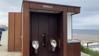 Openbaar toilet en toilet op de boulevard in Zandvoort