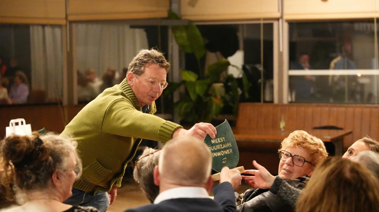 Winnaar Patrick Berg uit 2025 met de trofee