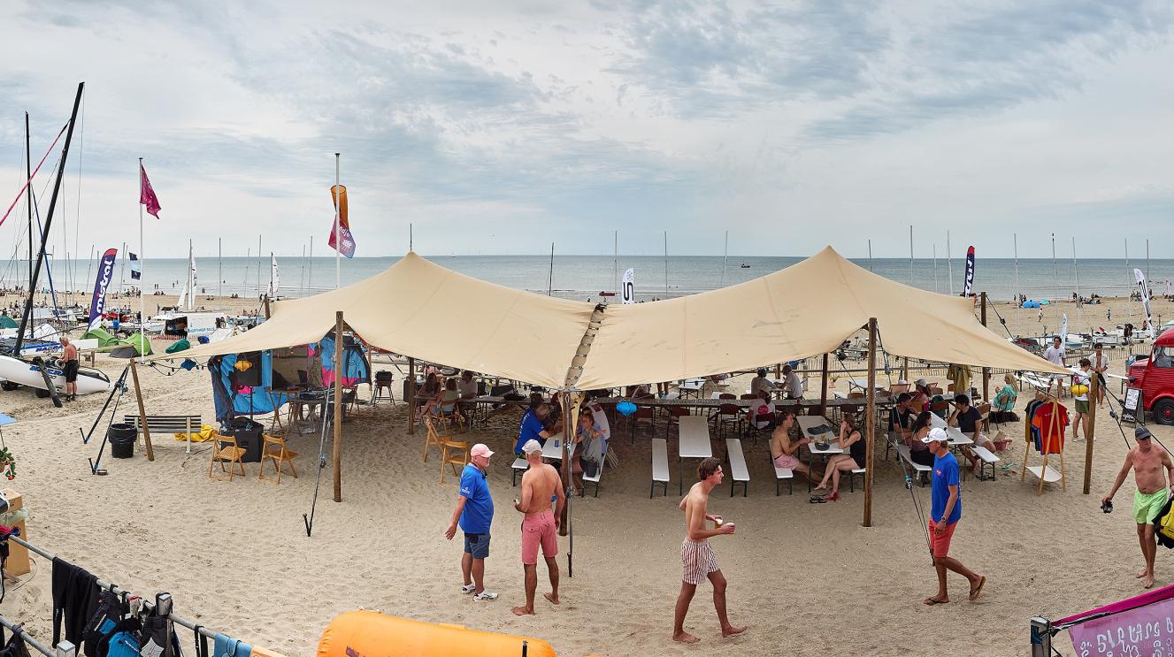 Het clubhuis van de watersportvereniging Zandvoort