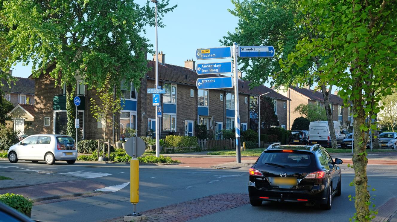 Kruispunt bij de Tolweg en Gerkestraat