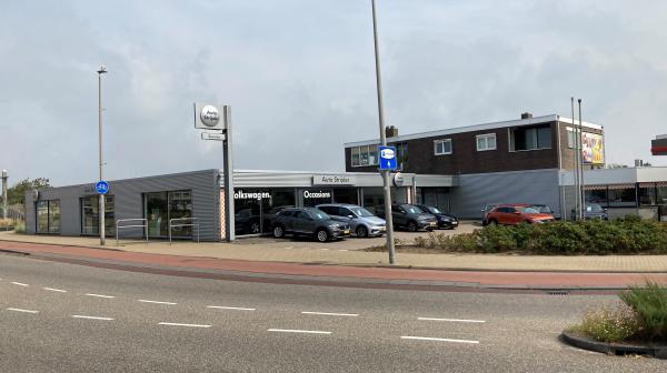 Auto Strijder op de hoek Van Alphenstraat en Van Lennepweg